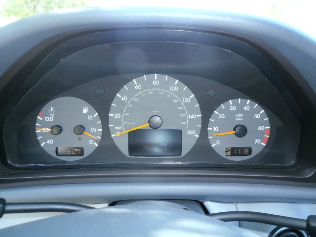 Mercedes-Benz CLK-Class 2000 photo 3