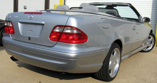 Mercedes-Benz CLK-Class 2000 photo 3