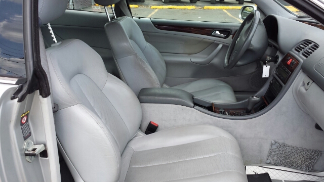 Mercedes-Benz CLK-Class 2000 photo 3