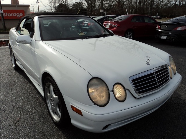 Mercedes-Benz CLK-Class 2000 photo 1