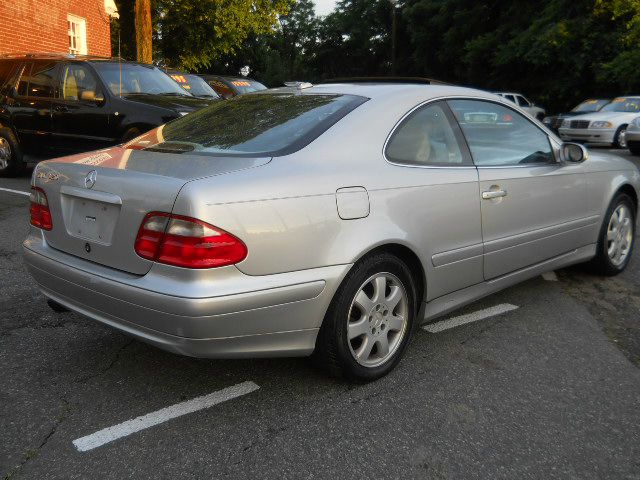 Mercedes-Benz CLK-Class 2000 photo 3