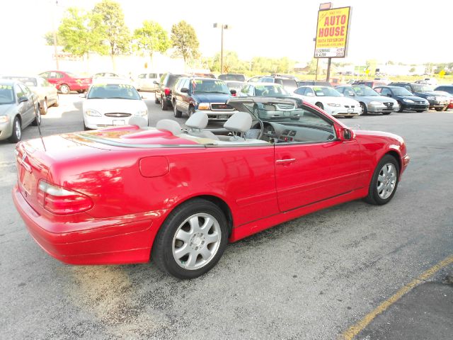 Mercedes-Benz CLK-Class 2001 photo 1
