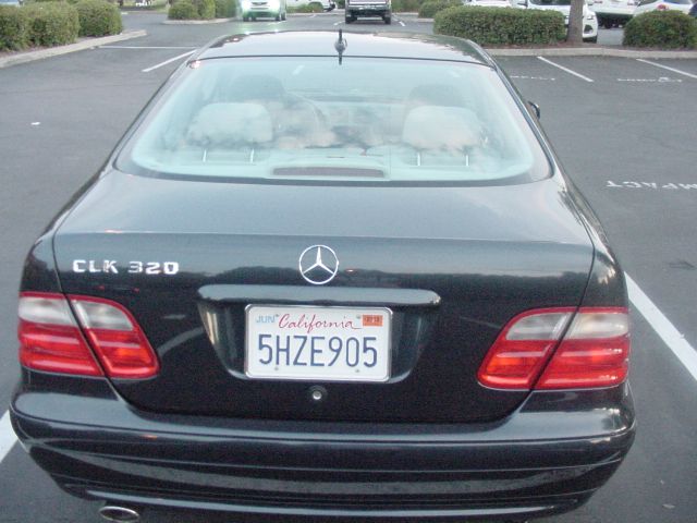 Mercedes-Benz CLK-Class 2001 photo 0