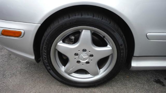 Mercedes-Benz CLK-Class 2001 photo 3