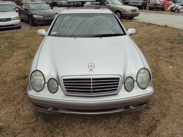 Mercedes-Benz CLK-Class 2001 photo 1