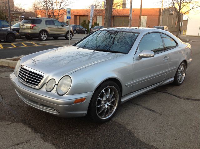 Mercedes-Benz CLK-Class 2001 photo 4