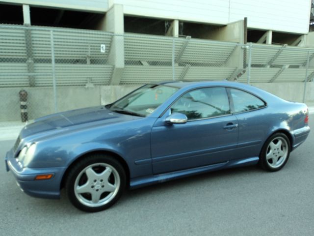 Mercedes-Benz CLK-Class 2001 photo 2