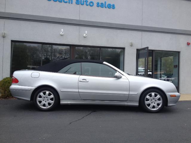 Mercedes-Benz CLK-Class 2002 photo 1