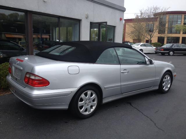 Mercedes-Benz CLK-Class 2002 photo 4