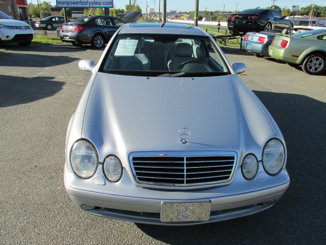 Mercedes-Benz CLK-Class 2002 photo 3