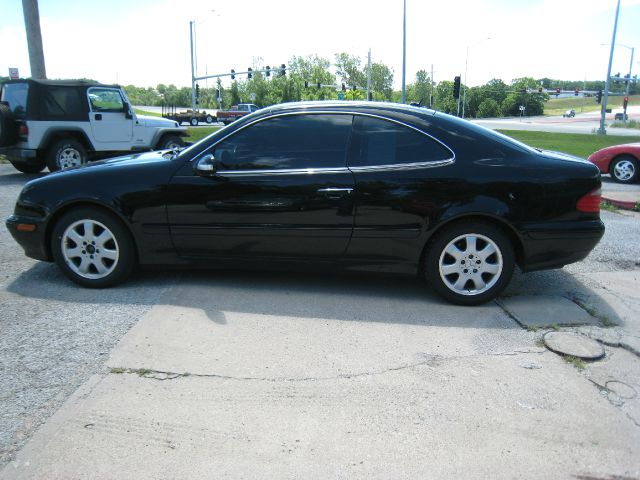 Mercedes-Benz CLK-Class LT 1500 DVD W/monitorflex Fuel 4X4 Coupe