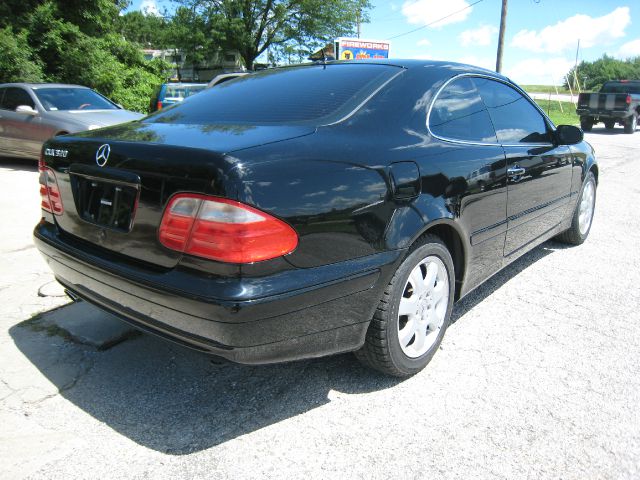 Mercedes-Benz CLK-Class 2002 photo 1