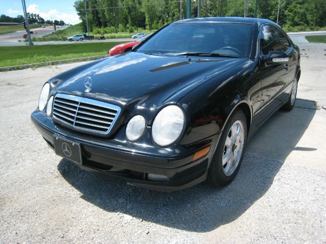 Mercedes-Benz CLK-Class 2002 photo 4