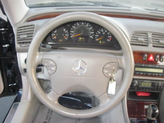 Mercedes-Benz CLK-Class 2002 photo 1