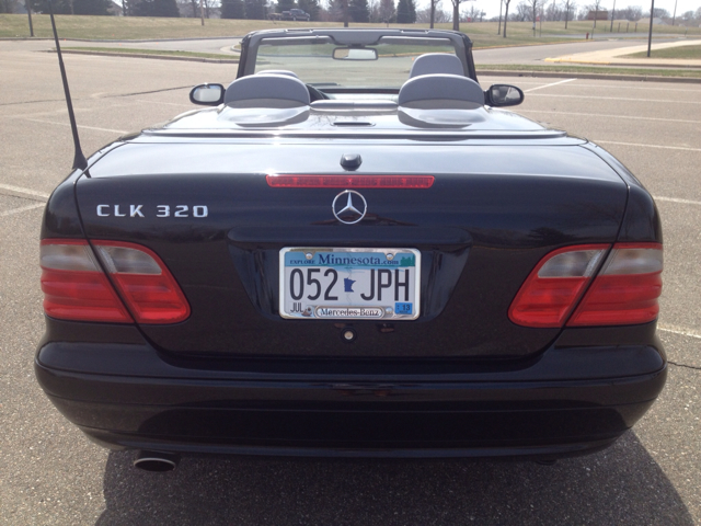 Mercedes-Benz CLK-Class 2002 photo 2
