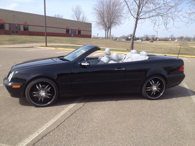 Mercedes-Benz CLK-Class 2002 photo 4