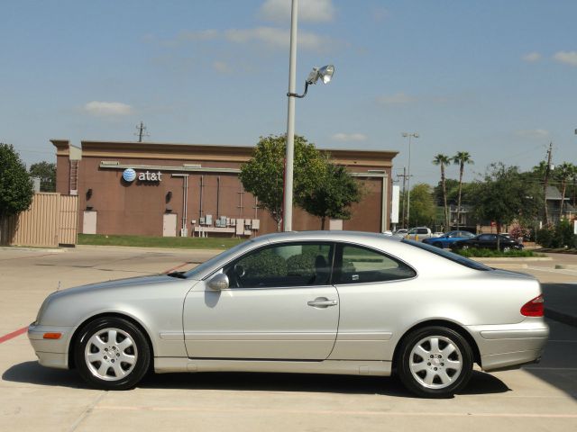 Mercedes-Benz CLK-Class LT 1500 DVD W/monitorflex Fuel 4X4 Coupe