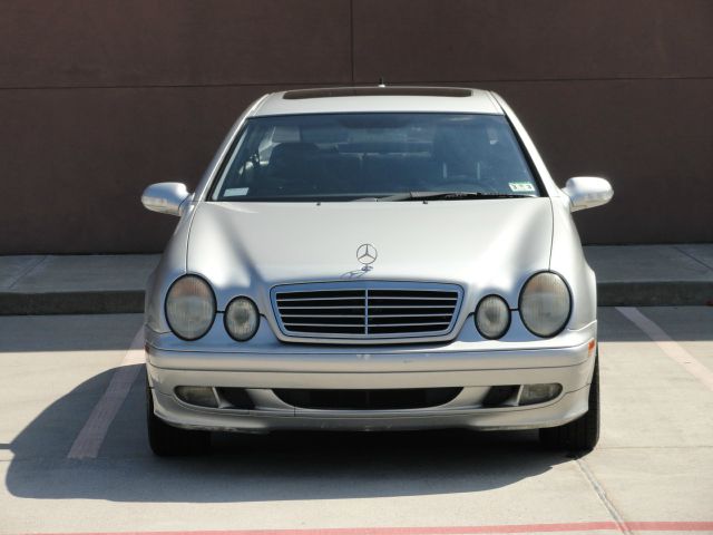 Mercedes-Benz CLK-Class 2002 photo 4