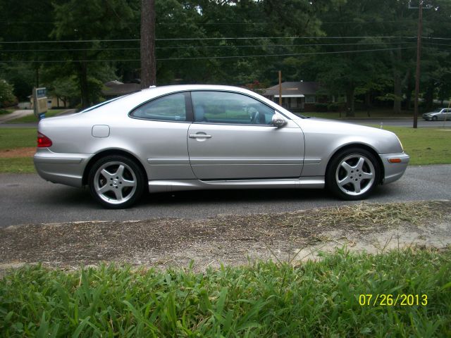Mercedes-Benz CLK-Class 2002 photo 1