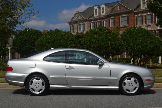 Mercedes-Benz CLK-Class 2002 photo 4