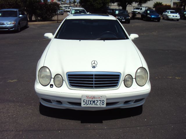 Mercedes-Benz CLK-Class 2002 photo 18