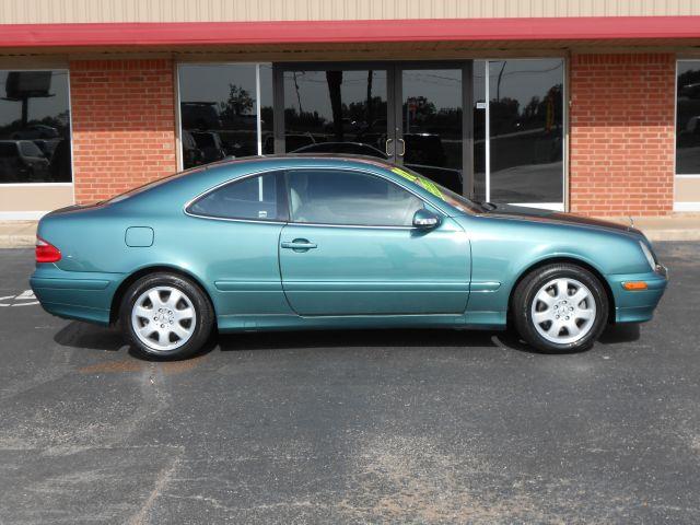Mercedes-Benz CLK-Class 2002 photo 3