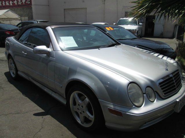 Mercedes-Benz CLK-Class 2002 photo 2