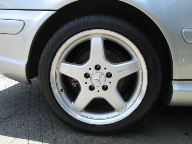 Mercedes-Benz CLK-Class 2002 photo 3