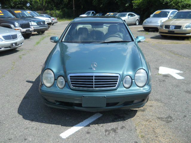 Mercedes-Benz CLK-Class 2002 photo 1