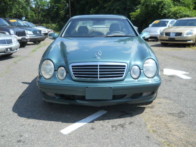 Mercedes-Benz CLK-Class 2002 photo 2