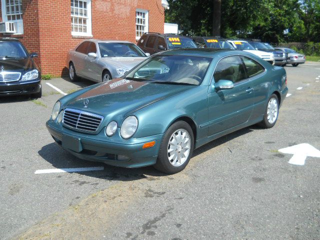 Mercedes-Benz CLK-Class 2002 photo 3