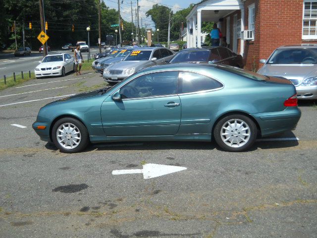 Mercedes-Benz CLK-Class 2002 photo 4