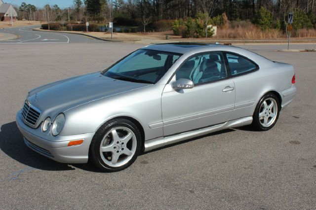 Mercedes-Benz CLK-Class 2002 photo 3
