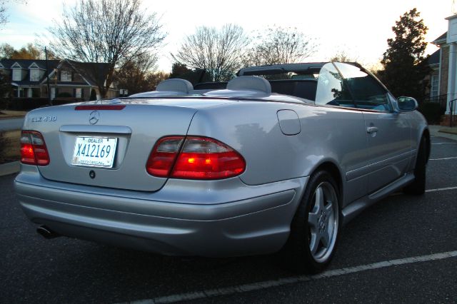 Mercedes-Benz CLK-Class 2003 photo 1