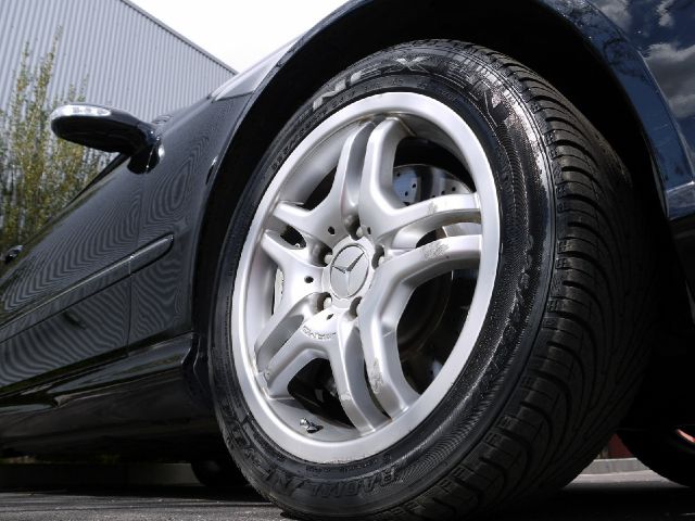 Mercedes-Benz CLK-Class 2003 photo 18