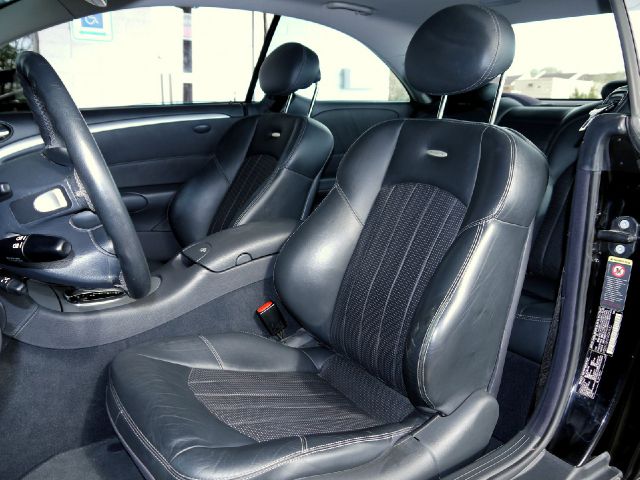 Mercedes-Benz CLK-Class 2003 photo 6