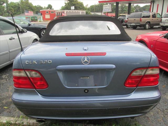 Mercedes-Benz CLK-Class 2003 photo 1