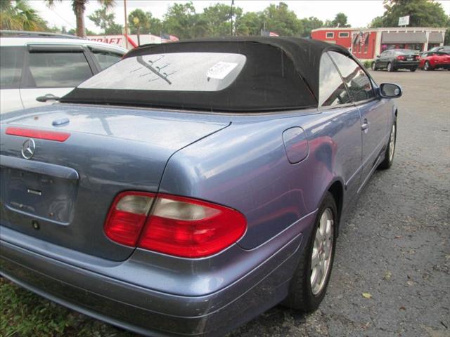 Mercedes-Benz CLK-Class 2003 photo 3