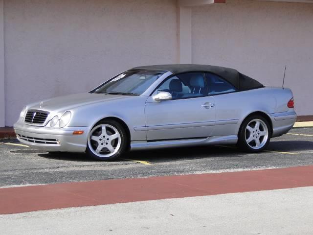 Mercedes-Benz CLK-Class 2003 photo 2