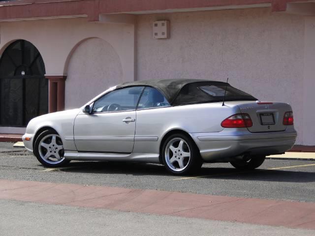 Mercedes-Benz CLK-Class 2003 photo 3