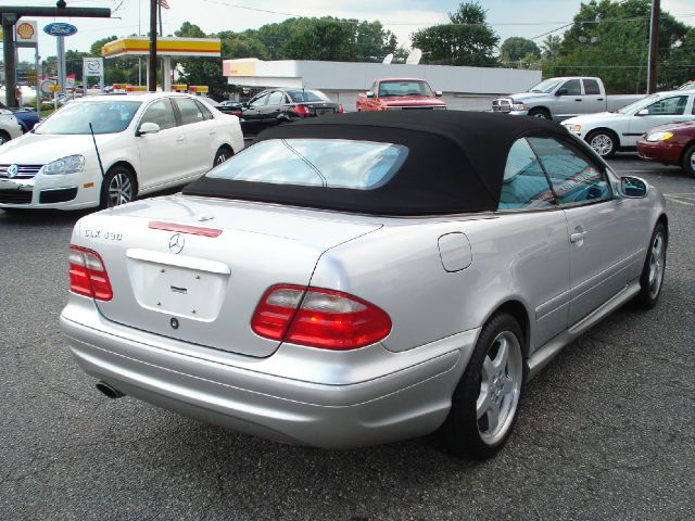 Mercedes-Benz CLK-Class 2003 photo 1
