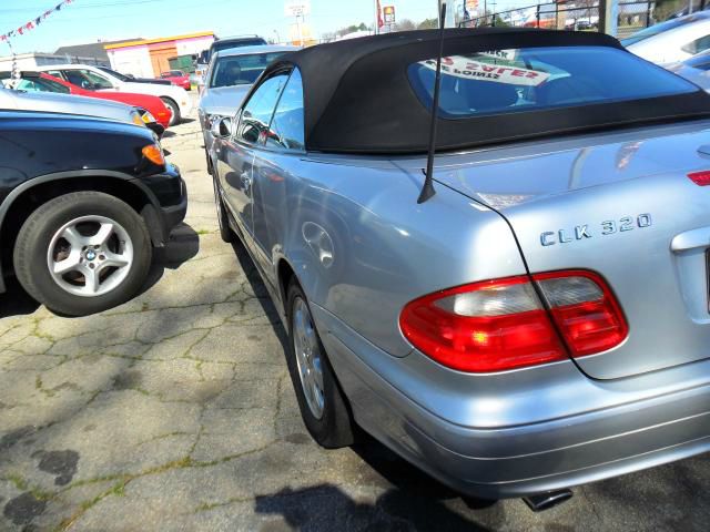 Mercedes-Benz CLK-Class 2003 photo 1