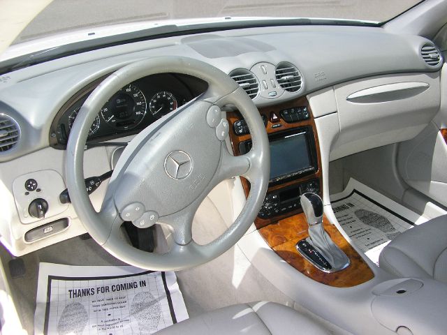 Mercedes-Benz CLK-Class 2003 photo 12