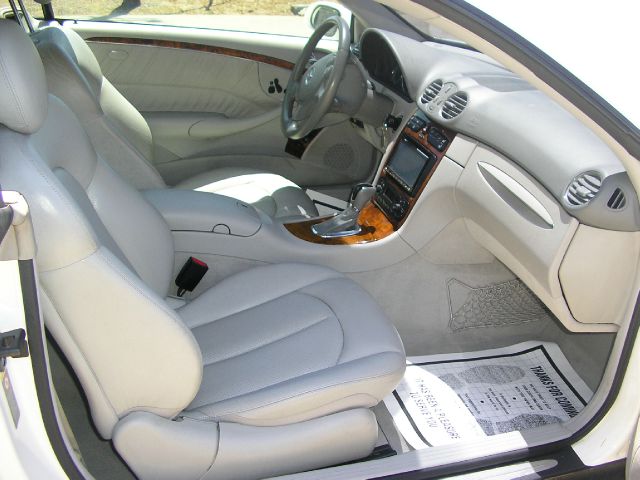 Mercedes-Benz CLK-Class 2003 photo 3