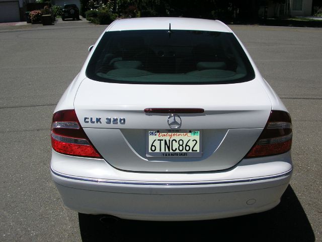 Mercedes-Benz CLK-Class 2003 photo 5