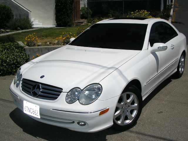 Mercedes-Benz CLK-Class 2003 photo 8