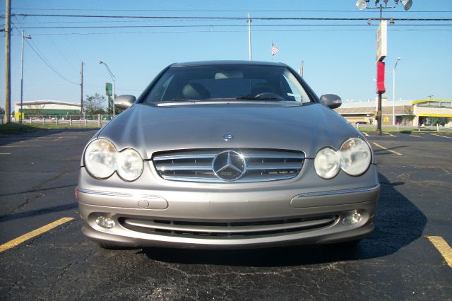 Mercedes-Benz CLK-Class 2004 photo 1
