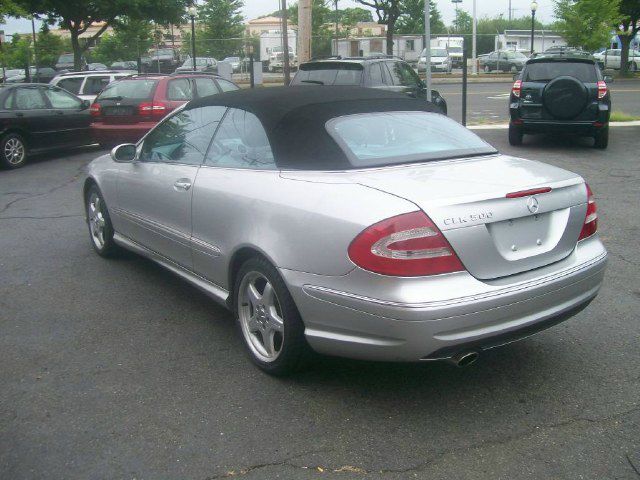 Mercedes-Benz CLK-Class 2004 photo 3