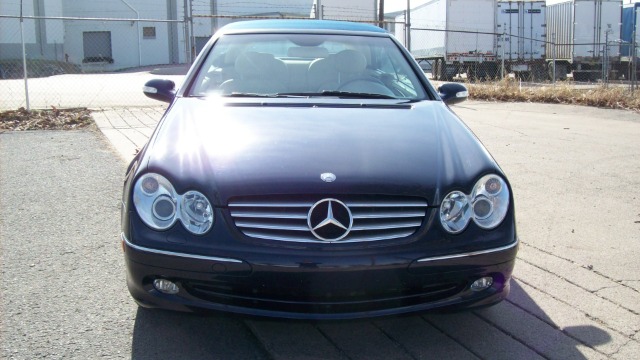Mercedes-Benz CLK-Class 2004 photo 1