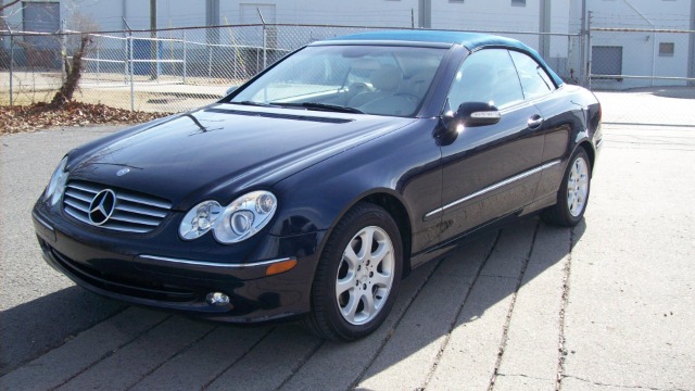 Mercedes-Benz CLK-Class 2004 photo 2